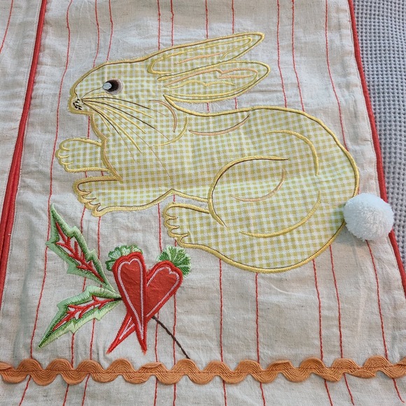 Pier 1 Yellow Checks Easter Bunny Table Runner Fluff Tail Carrots Orange Stripes - Picture 3 of 7